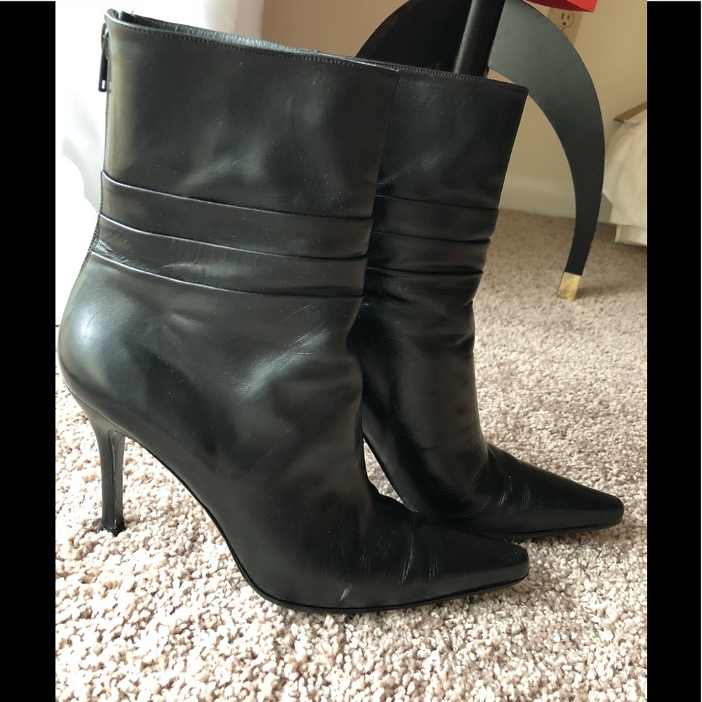 Stuart Weitzman Zipper Boots Size9
